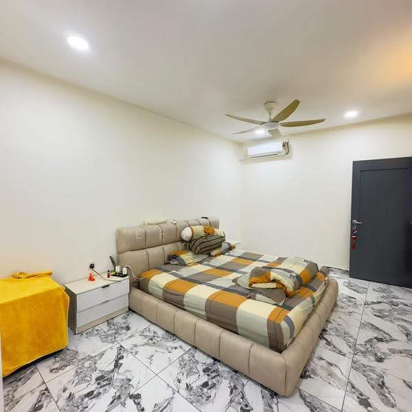 1.5-storey Terraced House for Sale in Taman Perling (Perling) - Jeff Ang - Bedroom - PropertyGuru.com.my