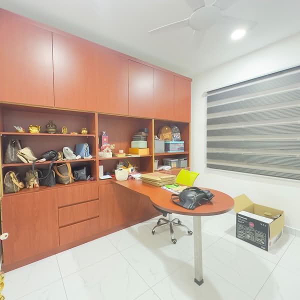 1.5-storey Terraced House for Sale in Taman Perling (Perling) - Jeff Ang - Study - PropertyGuru.com.my