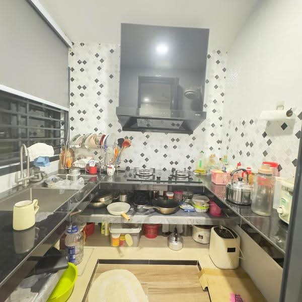 1.5-storey Terraced House for Sale in Taman Perling (Perling) - Jeff Ang - Kitchen - PropertyGuru.com.my