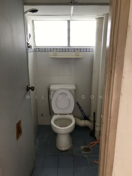 Pangsapuri untuk Dijual di Taman Kristal - Wilson Goh - Bathroom - PropertyGuru.com.my