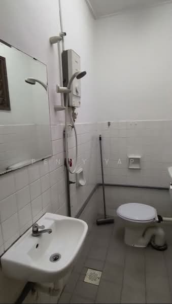 1-storey Terraced House for Sale in SS14 (Subang Jaya) - Penny Yap - Bathroom - PropertyGuru.com.my
