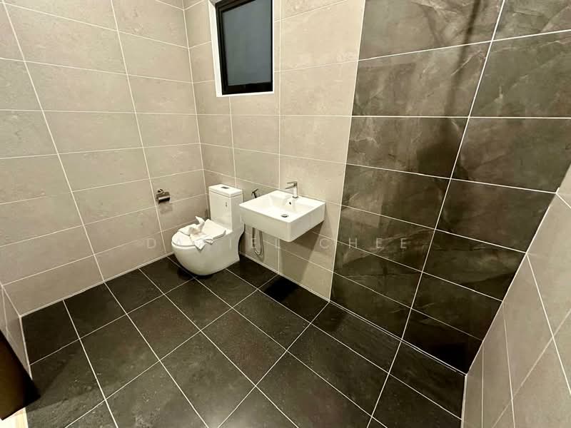 Kediaman Servis untuk Dijual di Loft 26 - Daniel Chee - Bathroom - PropertyGuru.com.my
