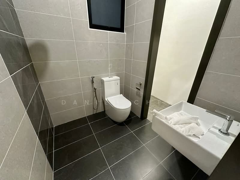 Kediaman Servis untuk Dijual di Loft 26 - Daniel Chee - Bathroom - PropertyGuru.com.my