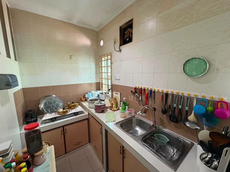 Rumah Teres 1-Tingkat untuk Dijual di Taman Ungku Tun Aminah (Skudai) - Lui Lui - Kitchen - PropertyGuru.com.my