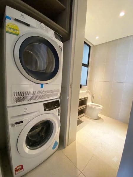 Kediaman Servis untuk Disewa di Millerz Square Serviced Residence - SHERRIE CHAI - Bathroom - PropertyGuru.com.my