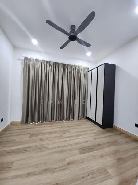 2.5-storey Terraced House for Sale in Telok Panglima Garang (Selangor) - Sam Teh - Bedroom - PropertyGuru.com.my