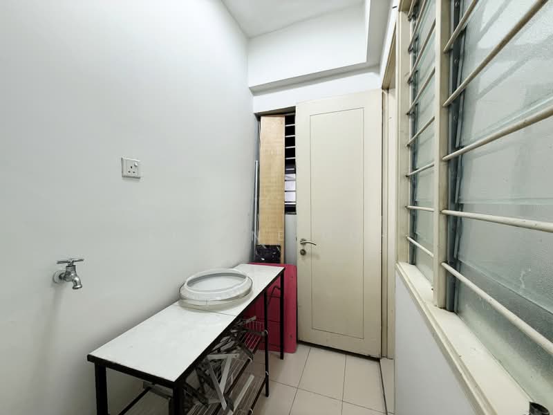 Service Residence for Sale at Tiara Mutiara / The Crown - Eugene Goh - Yard - PropertyGuru.com.my
