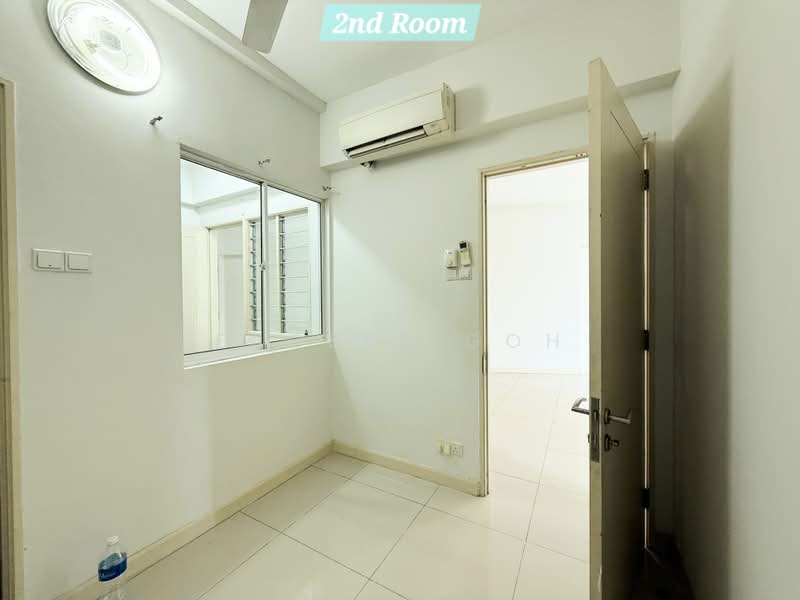 Service Residence for Sale at Tiara Mutiara / The Crown - Eugene Goh - Bedroom - PropertyGuru.com.my