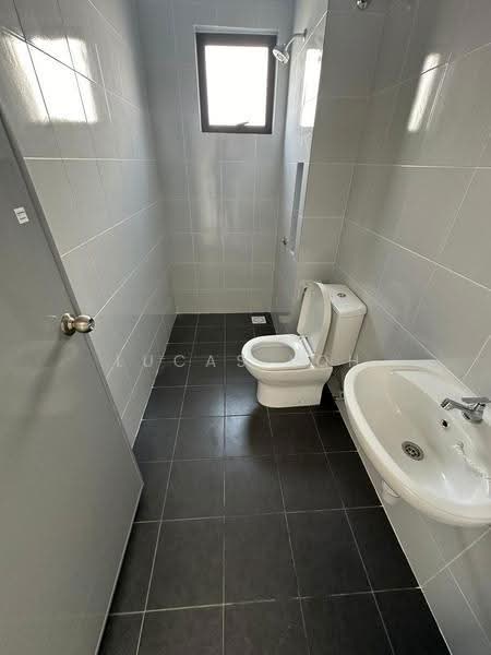 Townhouse for Sale in Eco Grandeur (Puncak Alam) - Lucas Loh - Bathroom - PropertyGuru.com.my