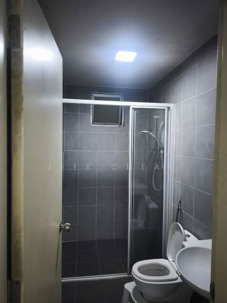 Kediaman Servis untuk Disewa di Savanna Executive Suite @ Southville City - Jeff Cheah - Bathroom - PropertyGuru.com.my