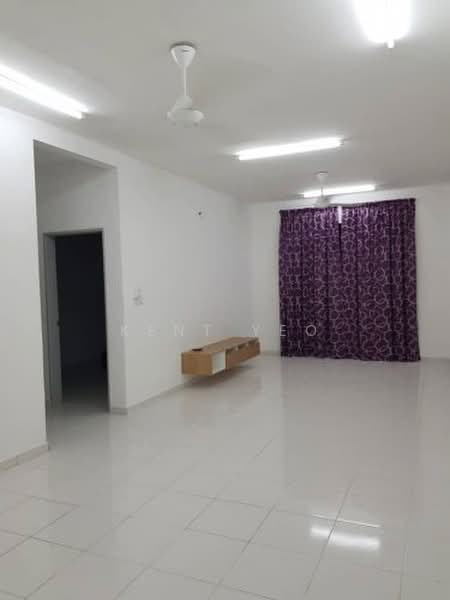 Pangsapuri untuk Dijual di Plaza 393 - Kent Yeo - Living Room - PropertyGuru.com.my