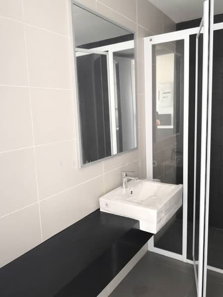 Service Residence for Sale at 28 Boulevard - Kent Yeo - Bathroom - PropertyGuru.com.my