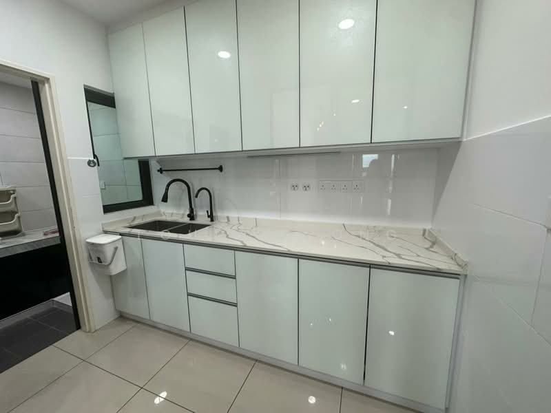 Condominium for Sale at The Henge - Louis Foong - Kitchen - PropertyGuru.com.my