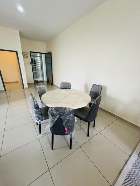 Kondominium untuk Dijual di Lavender Residences - Wan Hilmi - Dining Room - PropertyGuru.com.my