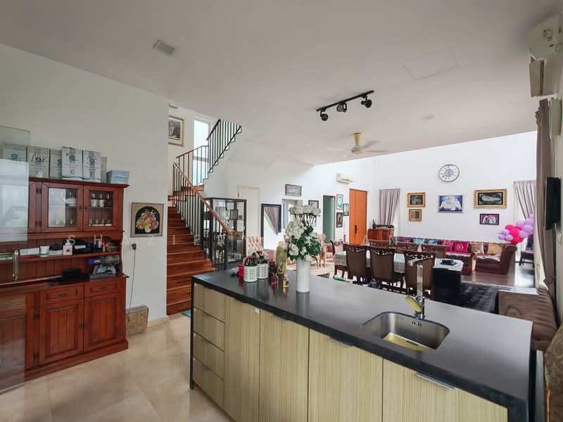 Banglo Lot Kosong untuk Dijual di Lakefront Villa (Cyberjaya) - Shaziery Iskandar - Living Room - PropertyGuru.com.my