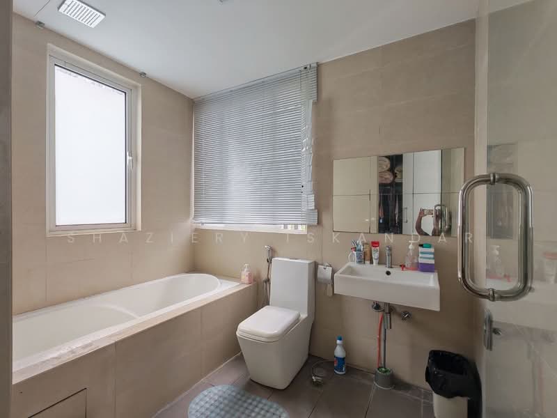 Banglo Lot Kosong untuk Dijual di Lakefront Villa (Cyberjaya) - Shaziery Iskandar - Bathroom - PropertyGuru.com.my