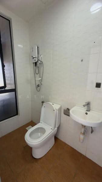 Kediaman Servis untuk Disewa di Ayuman Suites - Kathy Yap - Bathroom - PropertyGuru.com.my