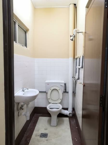 Rumah Flat untuk Dijual di Flat Mahkota Cheras (L6 L7 L8 L9) - Kent Yeo - Bathroom - PropertyGuru.com.my
