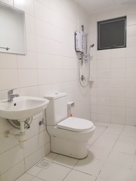 Kediaman Servis untuk Disewa di Greenfield Regency - Victor Tan - Bathroom - PropertyGuru.com.my