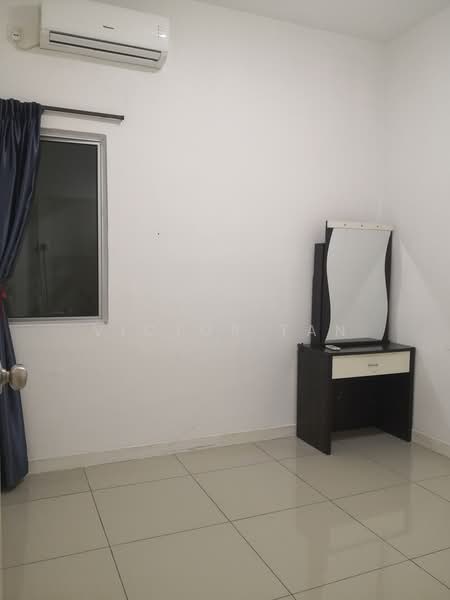 Kediaman Servis untuk Disewa di Greenfield Regency - Victor Tan - Bedroom - PropertyGuru.com.my