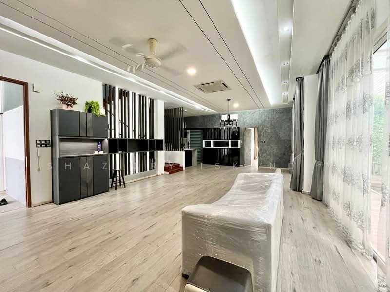 Banglo Lot Kosong untuk Dijual di Lakefront Villa (Cyberjaya) - Shaziery Iskandar - Living Room - PropertyGuru.com.my
