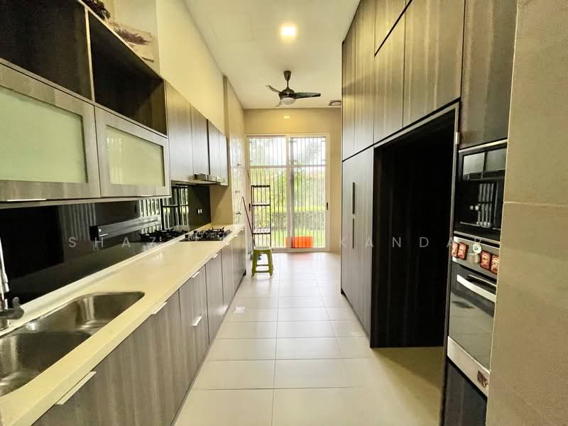 Banglo Lot Kosong untuk Dijual di Lakefront Villa (Cyberjaya) - Shaziery Iskandar - Kitchen - PropertyGuru.com.my