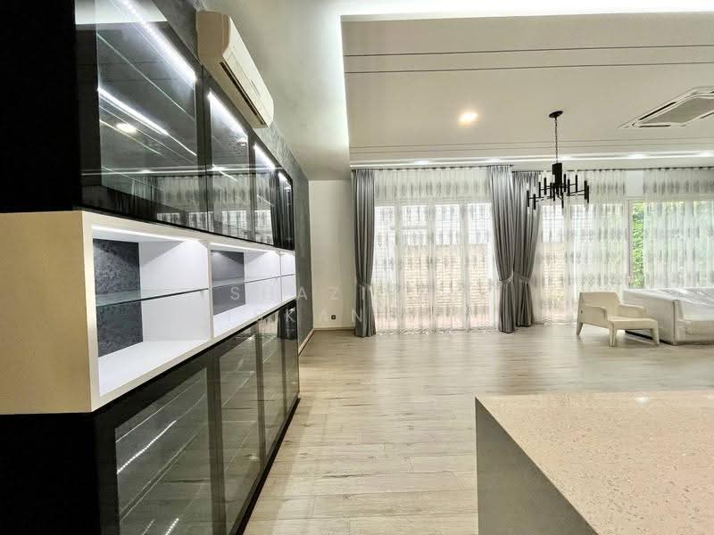 Banglo Lot Kosong untuk Dijual di Lakefront Villa (Cyberjaya) - Shaziery Iskandar - Living Room - PropertyGuru.com.my