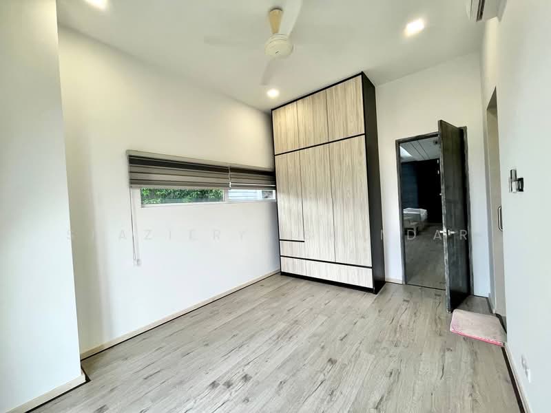 Banglo Lot Kosong untuk Dijual di Lakefront Villa (Cyberjaya) - Shaziery Iskandar - Bedroom - PropertyGuru.com.my