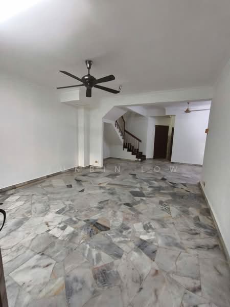 Rumah Teres 2-Tingkat untuk Dijual di Taman Wawasan (Puchong) - Junbin Low - Living Room - PropertyGuru.com.my