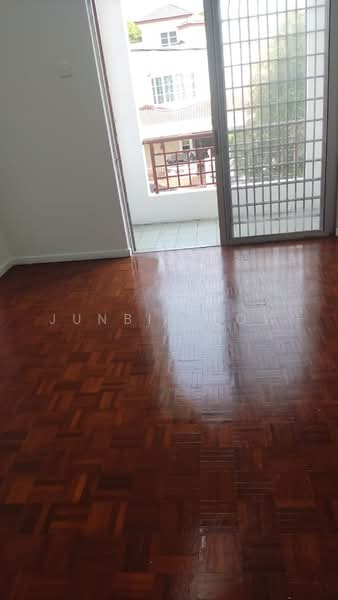 Rumah Teres 2-Tingkat untuk Dijual di Taman Wawasan (Puchong) - Junbin Low - Balcony - PropertyGuru.com.my