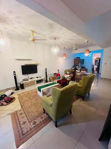 2.5-storey Terraced House for Sale in Bandar Baru Bangi (Selangor) - Wan Hilmi - Living Room - PropertyGuru.com.my