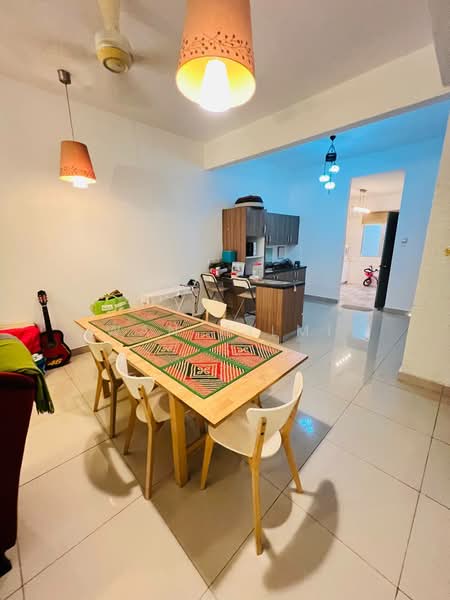 2.5-storey Terraced House for Sale in Bandar Baru Bangi (Selangor) - Wan Hilmi - Dining Room - PropertyGuru.com.my