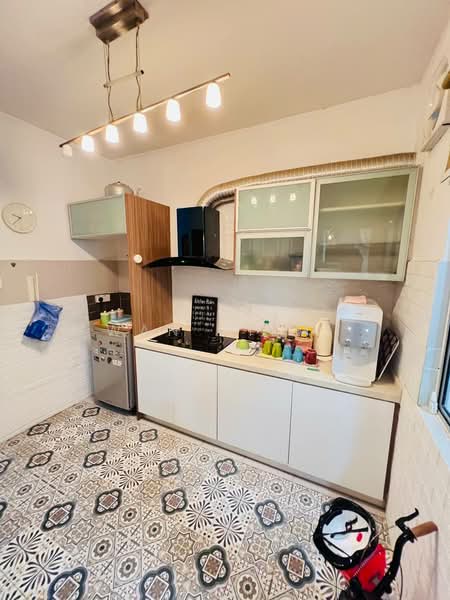 2.5-storey Terraced House for Sale in Bandar Baru Bangi (Selangor) - Wan Hilmi - Kitchen - PropertyGuru.com.my