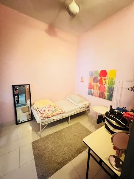 2.5-storey Terraced House for Sale in Bandar Baru Bangi (Selangor) - Wan Hilmi - Bedroom - PropertyGuru.com.my