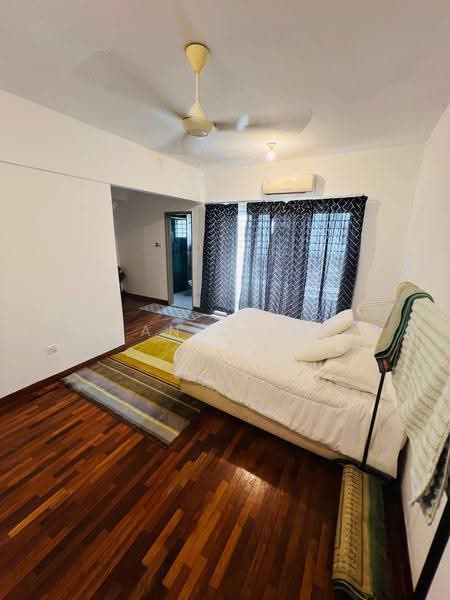 2.5-storey Terraced House for Sale in Bandar Baru Bangi (Selangor) - Wan Hilmi - Bedroom - PropertyGuru.com.my