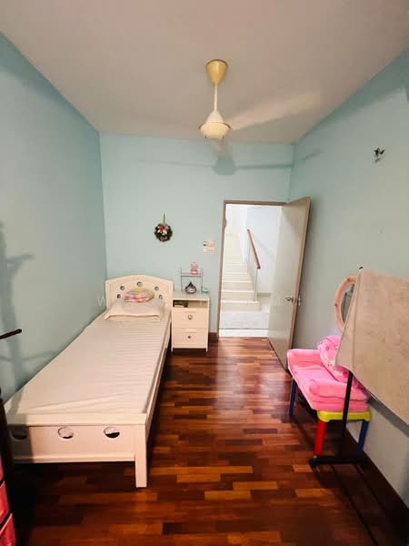 2.5-storey Terraced House for Sale in Bandar Baru Bangi (Selangor) - Wan Hilmi - Bedroom - PropertyGuru.com.my