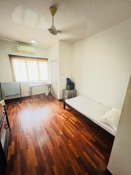 2.5-storey Terraced House for Sale in Bandar Baru Bangi (Selangor) - Wan Hilmi - Bedroom - PropertyGuru.com.my