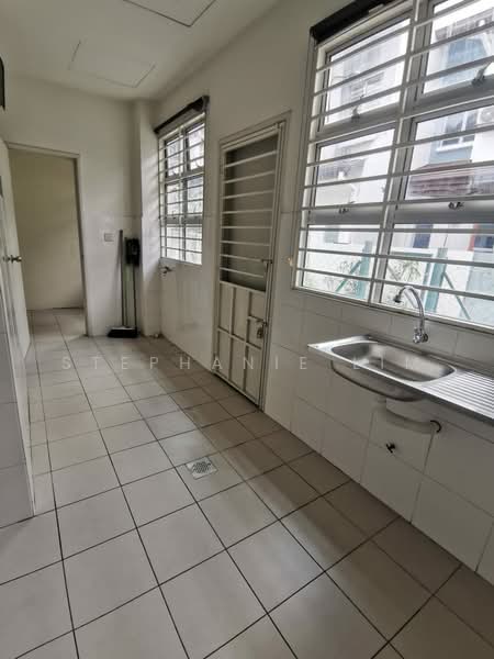 Rumah Teres untuk Dijual di Kemuning Utama (Shah Alam) - Stephanie Lim - Kitchen - PropertyGuru.com.my