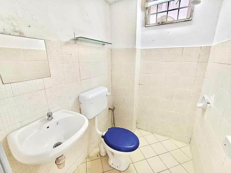 Apartment for Sale at Taman Impian Indah - Faliyana binti Muda - Bathroom - PropertyGuru.com.my
