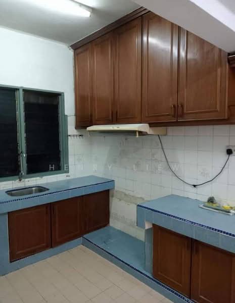 2-storey Terraced House for Sale in Putra Bestari (Subang Jaya) - Henry Liew - Kitchen - PropertyGuru.com.my