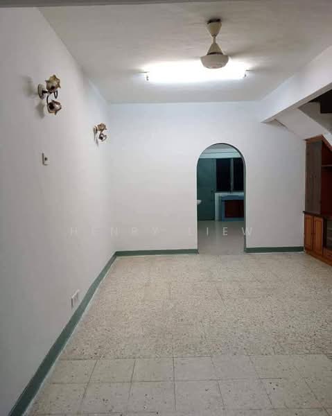 2-storey Terraced House for Sale in Putra Bestari (Subang Jaya) - Henry Liew - Living Room - PropertyGuru.com.my