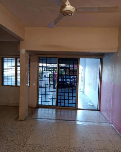 2-storey Terraced House for Sale in Putra Bestari (Subang Jaya) - Henry Liew - Living Room - PropertyGuru.com.my