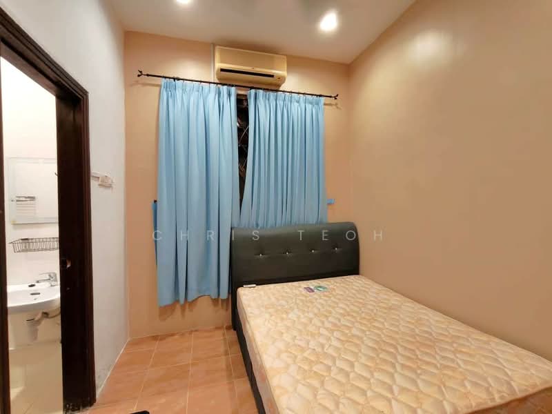 Rumah Berkembar untuk Disewa di Batu Ferringhi (Penang) - Chris Teoh - Bedroom - PropertyGuru.com.my