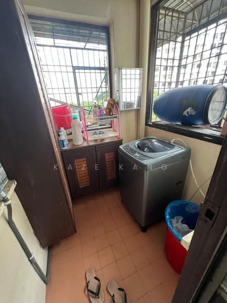 Pangsapuri untuk Disewa di Pangsapuri Fairway View - Kaze Kang - Balcony - PropertyGuru.com.my