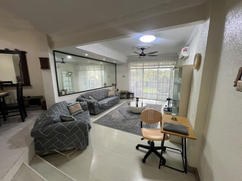 Pangsapuri untuk Disewa di Pangsapuri Fairway View - Kaze Kang - Living Room - PropertyGuru.com.my
