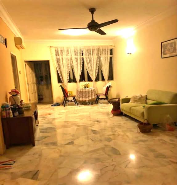 Townhouse for Sale in Taman Bukit Indah (Kajang) - Chong . - Living Room - PropertyGuru.com.my