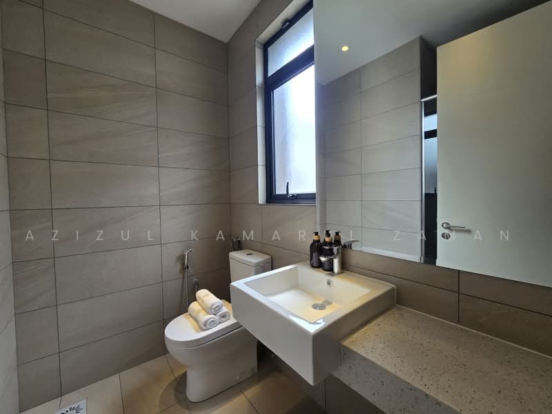 Twin Villas for Sale in Kajang (Selangor) - Azizul Kamarul Zaman - Bathroom - PropertyGuru.com.my