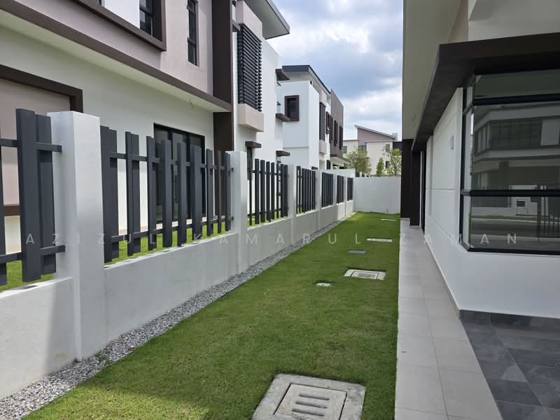 Twin Villas for Sale in Kajang (Selangor) - Azizul Kamarul Zaman - PropertyGuru.com.my