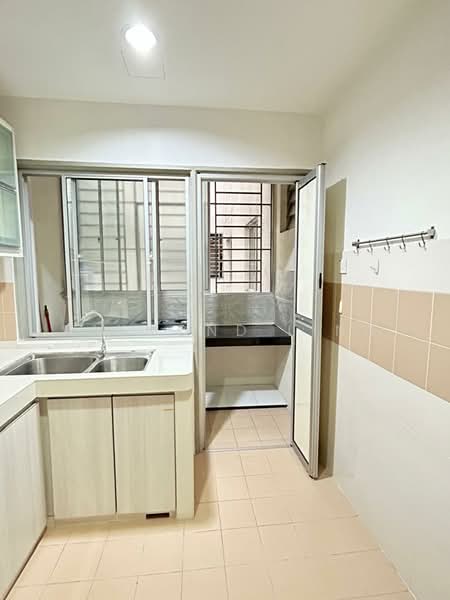 Condominium for Rent at Residensi Laguna (Sunway Belvedere) - Raymond Ling - Kitchen - PropertyGuru.com.my