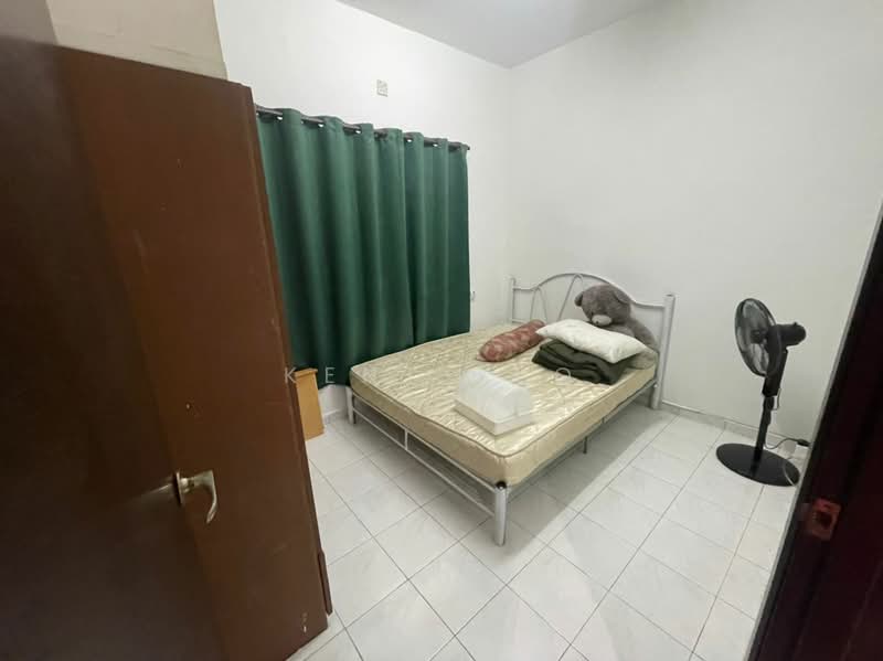 Apartment for Sale at Pangsapuri Permai - Kent Yeo - Bedroom - PropertyGuru.com.my